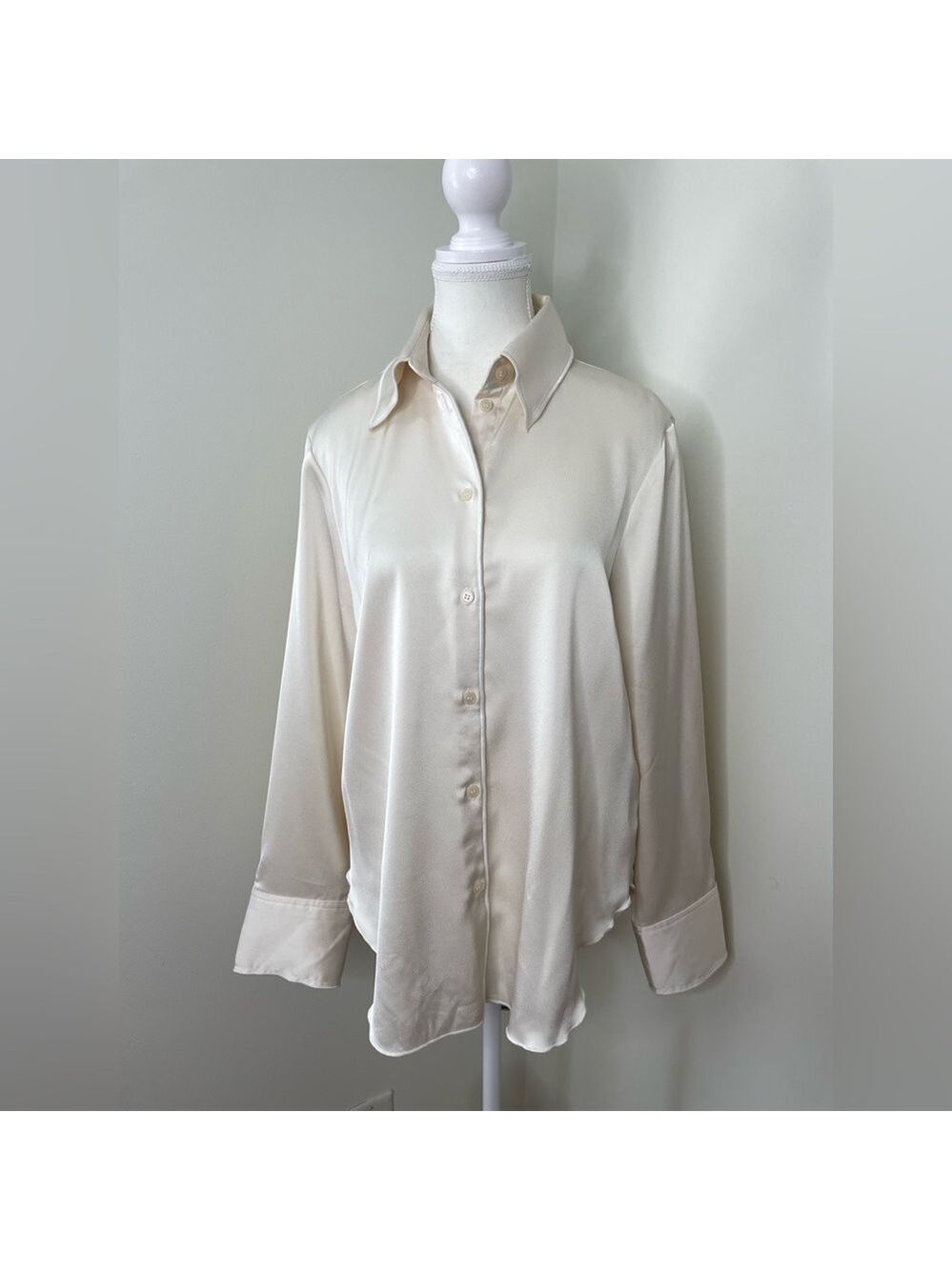 NWT H&M Satin Button Down Blouse M - Picture 2 of 13